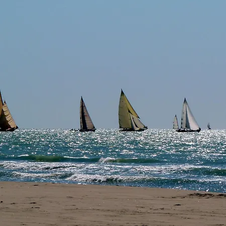 Апартаменты Zefiro By Interhome Марина-ди-Пьетрасанта